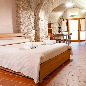  Casa vacanze Loft Nel Cuore Di - 50 Mt Da Carlo Acutis